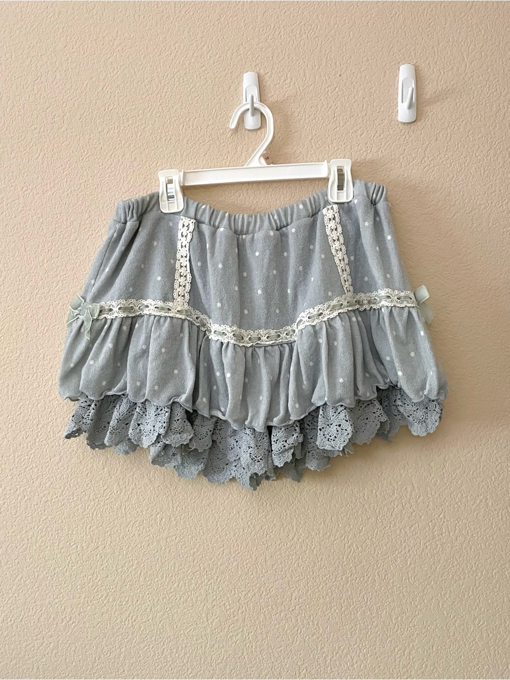 NWT Japanese brand LIZ LISA Baby Blue and White Polka Dot Lace Skort/Sukapan